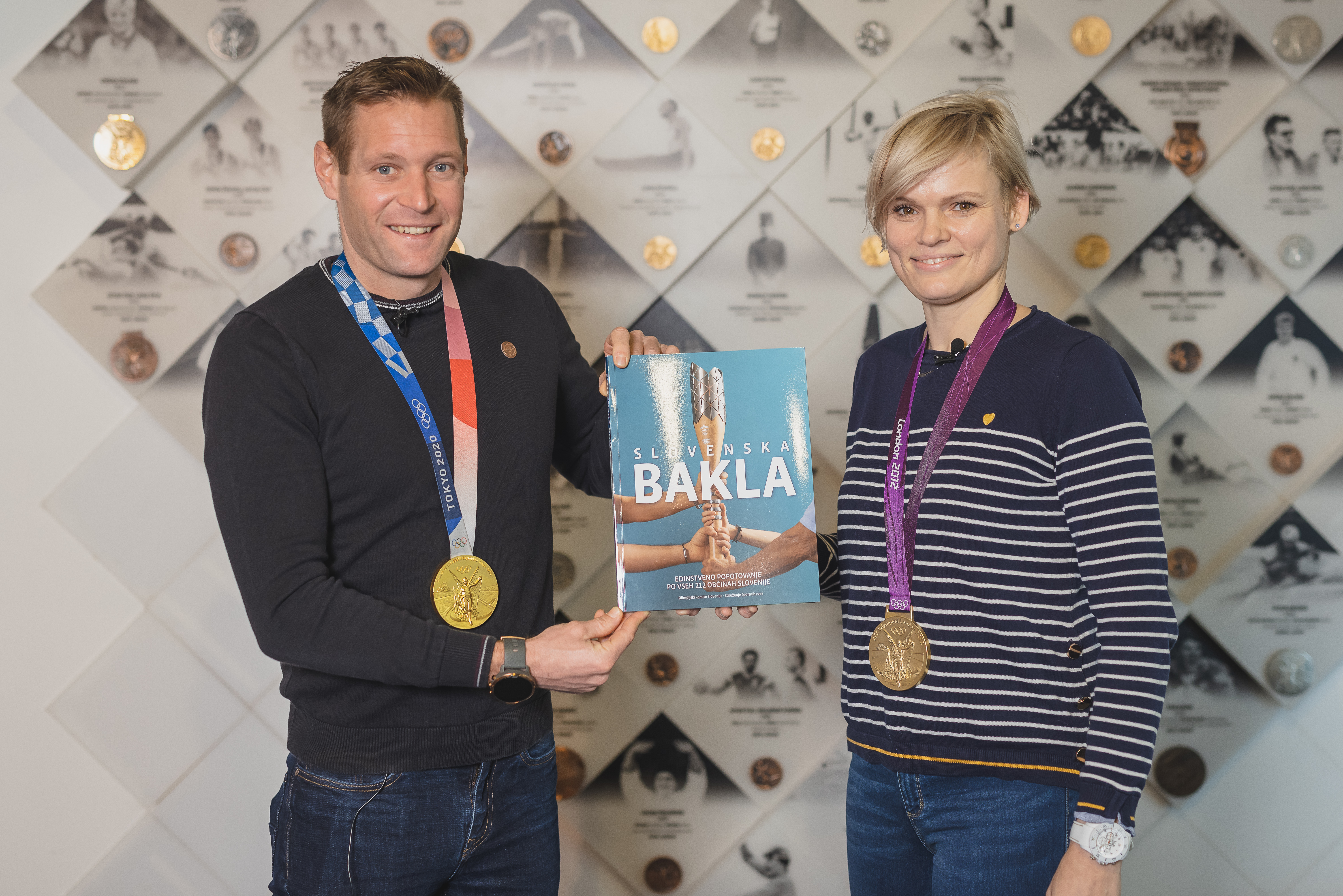 Izšla je slikovna monografija Slovenska bakla